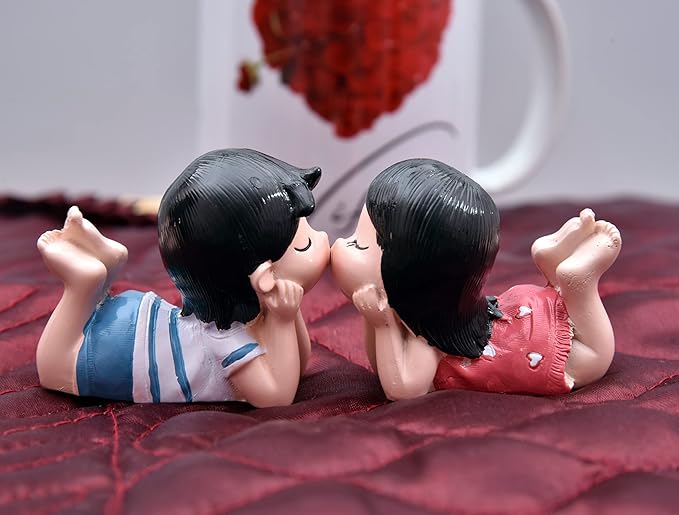 701- Kissing Couple figurine 1x2 - Image 2