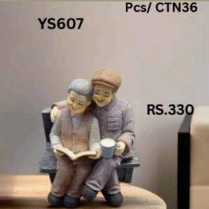 YS607 Old Couple Showpiece