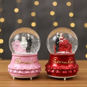 AR-Romantic Wedding Couple Snow Globes