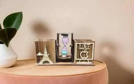 AR1668-Vintage Wooden Hourglass Pen Stand & Desk Organizer - Image 3