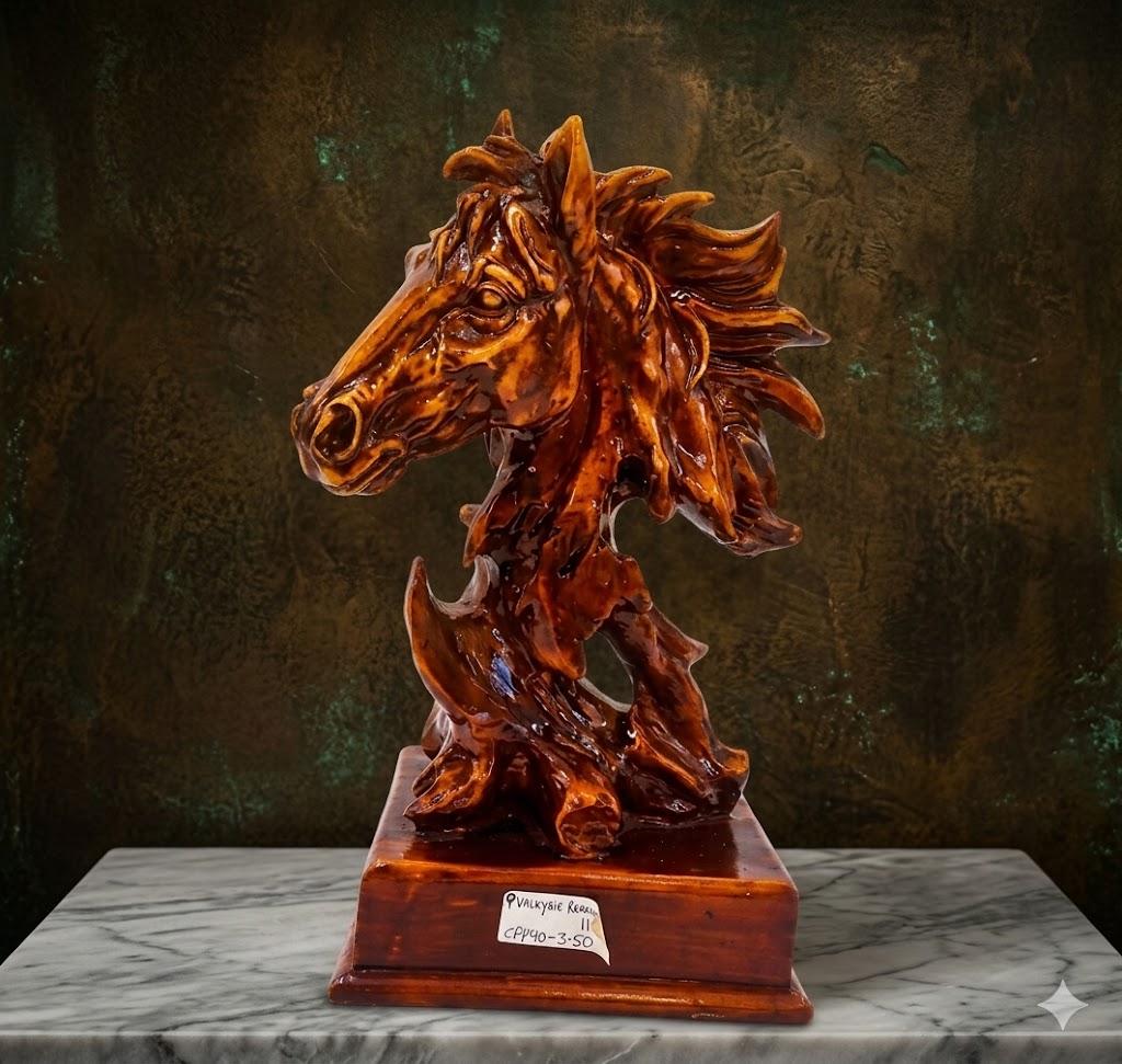 114 HORSE BROWN ( Majestic Horse Head Artistic Showpiece (Brown Gloss Finish) )