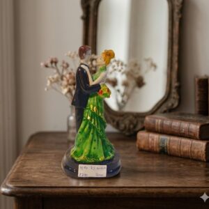 4NO RED COUPLE ( Elegant Romantic Couple Dancing Figurine )