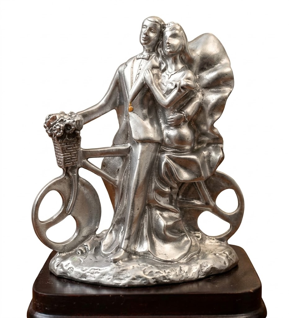 3386 (Silver Romantic Couple Bicycle Figurine) - Image 2