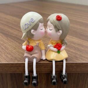 YS1970  ( Sweet Love Couple Kissing Showpiece with Hanging Legs ) ( PcsCtn.72 )