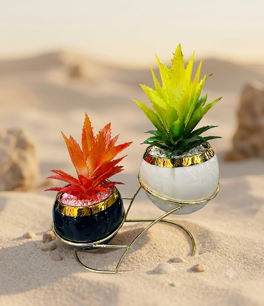 YS2097 ( Artificial Dual Succulent Arrangement with Metal Heart Stand Planter ) ( PcsCtn.36 )
