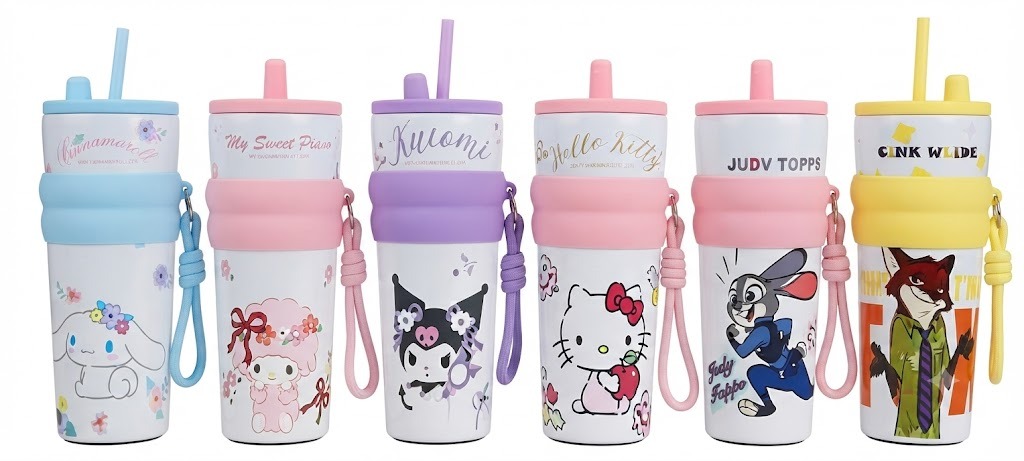 AR3426 ( Cute Cartoon Kids Insulated Straw Water Bottle with Silicone Grip & Carry Strap (500ml) ) PcsCtn50 - Image 2