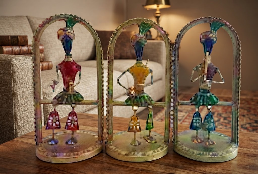 DOLLSTAND 373 ( Handcrafted Tribal Musician Metal Doll Stand Showpiece Set )