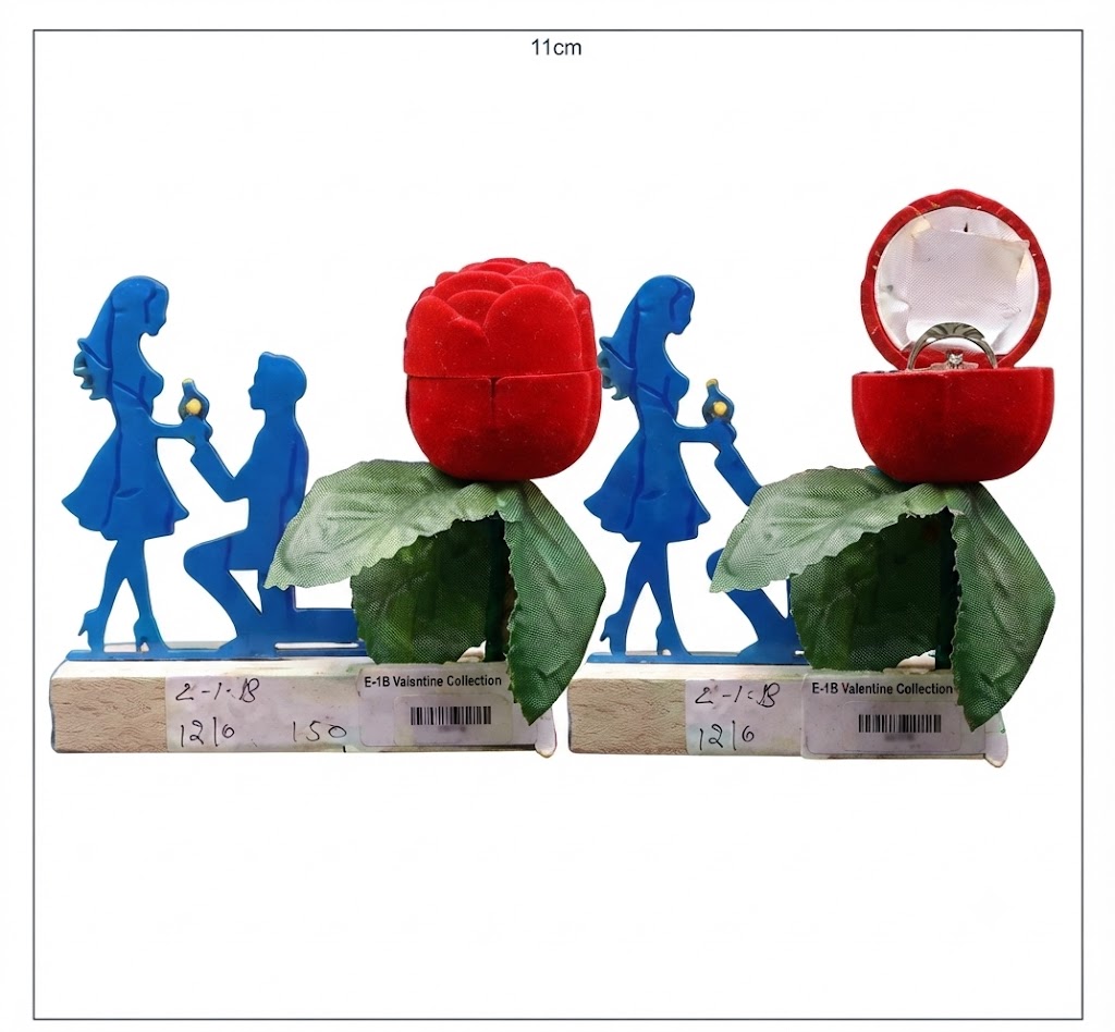 E1B ( Eternal Rose Proposal Ring Box Couple Showpiece )