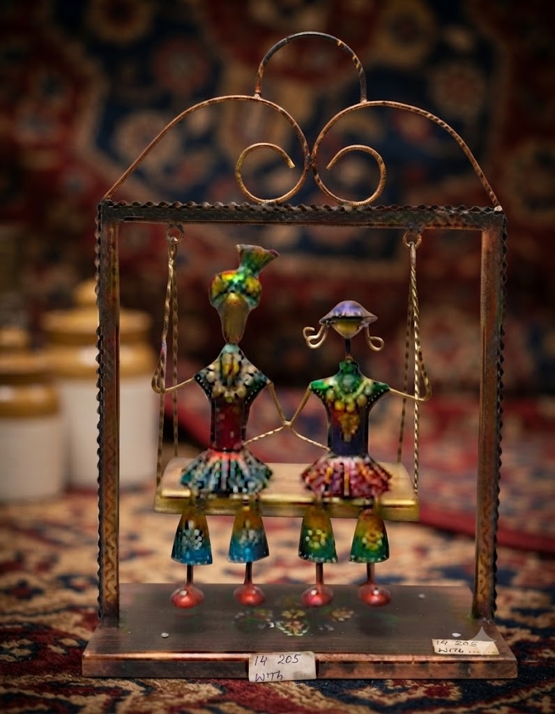 JP-382 ( Handcrafted Metal Couple on Swing Showpiece )