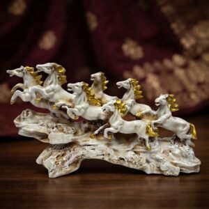 TC.2905W ( Majestic White Horse Herd Sculpture )