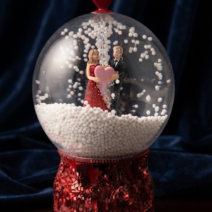 AR 4069 Romantic Red Snow Globe with Couple Figurine – Heart-Themed Decorative Showpiece