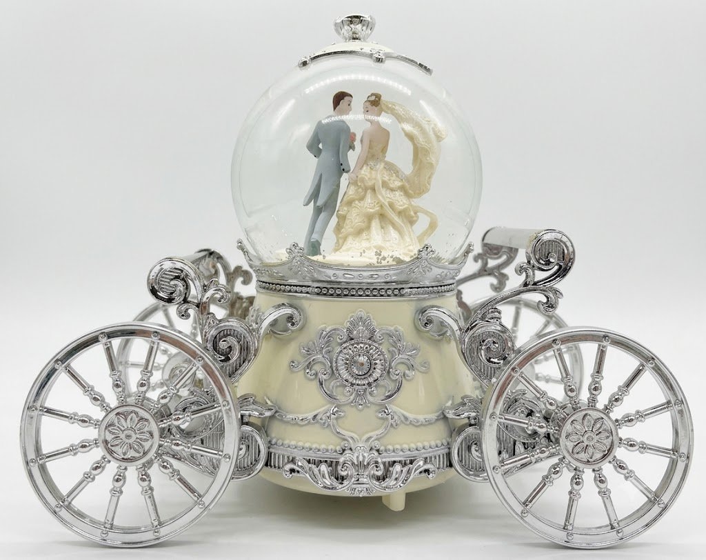 AR 4393 Bridal Carriage Snow Globe Figurine - Image 2